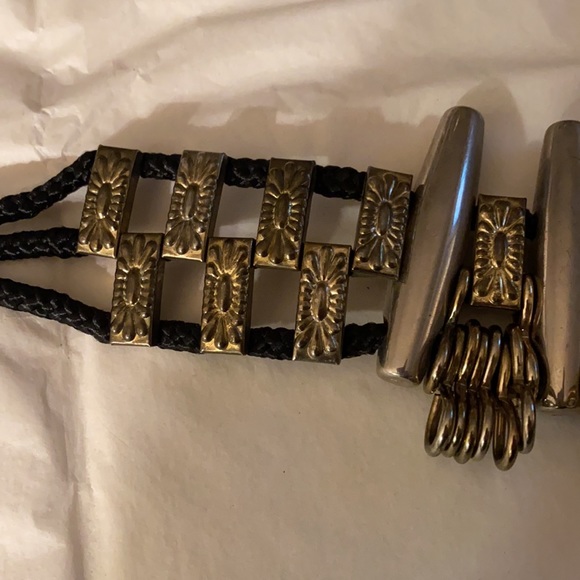 VINTAGE MULTI STRINGS FANCY ORNATE STUDDED BLACK AND GOLD METAL POINTED BELT 32” - Picture 5 of 7